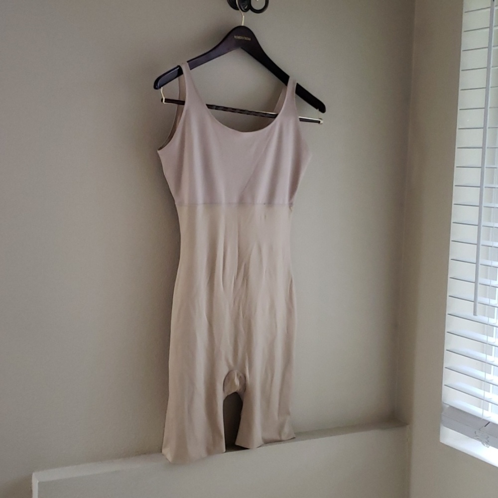 Spanx XL Bodysuit - Tan